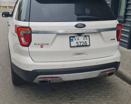 Белый Форд Эксплорер, объемом двигателя 3.5 л и пробегом 100 тыс. км за 24900 $, фото 1 на Automoto.ua