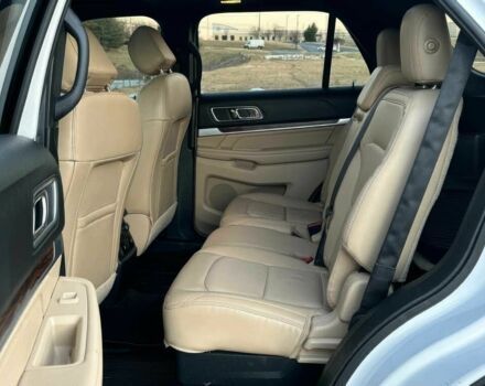 Белый Форд Эксплорер, объемом двигателя 3.5 л и пробегом 58 тыс. км за 8000 $, фото 8 на Automoto.ua