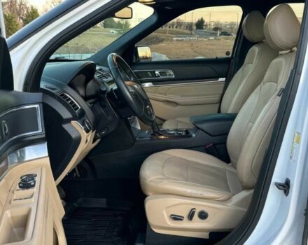 Белый Форд Эксплорер, объемом двигателя 3.5 л и пробегом 58 тыс. км за 8000 $, фото 4 на Automoto.ua