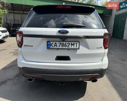 Белый Форд Эксплорер, объемом двигателя 3.73 л и пробегом 136 тыс. км за 19500 $, фото 5 на Automoto.ua