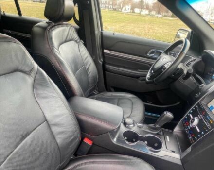 Белый Форд Эксплорер, объемом двигателя 3.5 л и пробегом 68 тыс. км за 13000 $, фото 6 на Automoto.ua