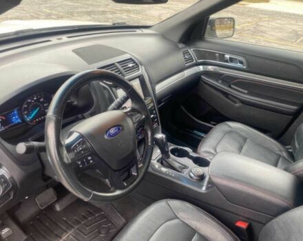 Белый Форд Эксплорер, объемом двигателя 3.5 л и пробегом 68 тыс. км за 13000 $, фото 5 на Automoto.ua