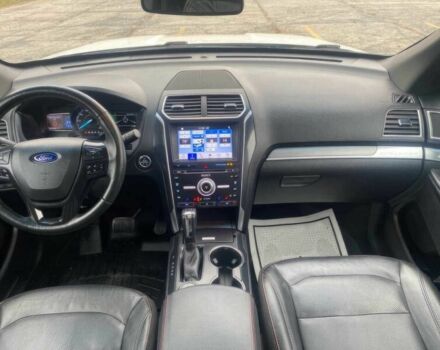 Белый Форд Эксплорер, объемом двигателя 3.5 л и пробегом 68 тыс. км за 13000 $, фото 8 на Automoto.ua