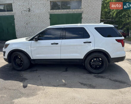 Белый Форд Эксплорер, объемом двигателя 3.73 л и пробегом 136 тыс. км за 19500 $, фото 3 на Automoto.ua