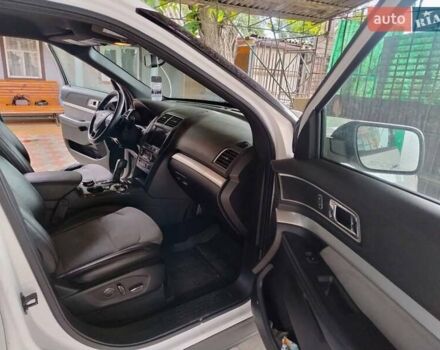 Білий Форд Експлорер, об'ємом двигуна 3.5 л та пробігом 128 тис. км за 23000 $, фото 1 на Automoto.ua