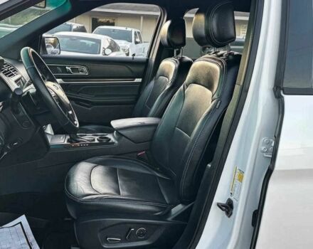 Белый Форд Эксплорер, объемом двигателя 3.5 л и пробегом 59 тыс. км за 9600 $, фото 6 на Automoto.ua