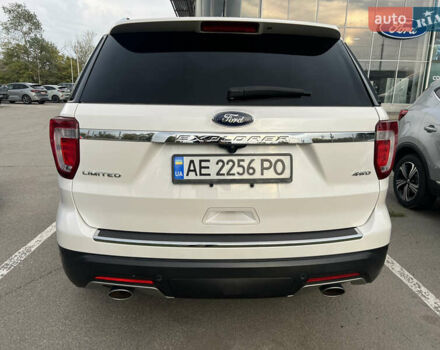 Белый Форд Эксплорер, объемом двигателя 3.5 л и пробегом 148 тыс. км за 23000 $, фото 9 на Automoto.ua