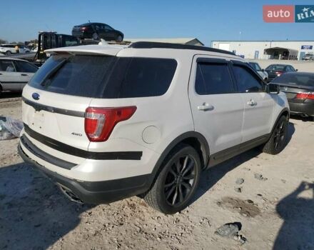 Белый Форд Эксплорер, объемом двигателя 3.5 л и пробегом 117 тыс. км за 3000 $, фото 2 на Automoto.ua