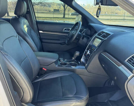 Белый Форд Эксплорер, объемом двигателя 3.5 л и пробегом 143 тыс. км за 26500 $, фото 9 на Automoto.ua