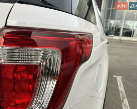 Белый Форд Эксплорер, объемом двигателя 3.5 л и пробегом 148 тыс. км за 23000 $, фото 8 на Automoto.ua