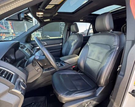 Белый Форд Эксплорер, объемом двигателя 3.5 л и пробегом 143 тыс. км за 26500 $, фото 14 на Automoto.ua