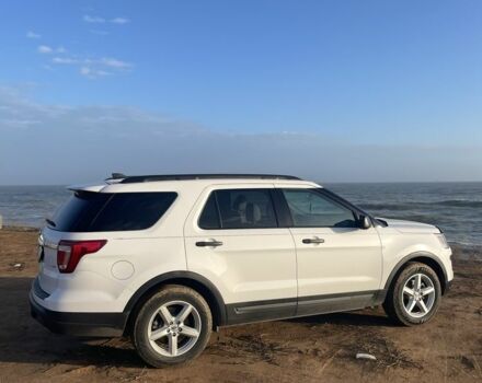 Белый Форд Эксплорер, объемом двигателя 3.5 л и пробегом 177 тыс. км за 17980 $, фото 2 на Automoto.ua