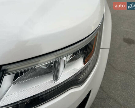 Белый Форд Эксплорер, объемом двигателя 3.5 л и пробегом 148 тыс. км за 23000 $, фото 10 на Automoto.ua