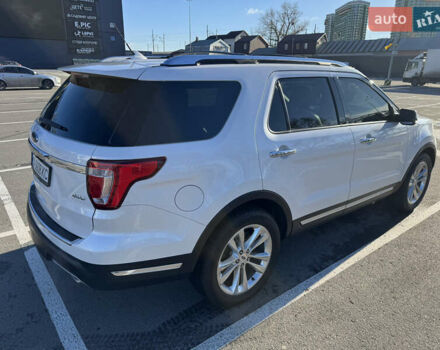 Белый Форд Эксплорер, объемом двигателя 3.5 л и пробегом 143 тыс. км за 26500 $, фото 5 на Automoto.ua