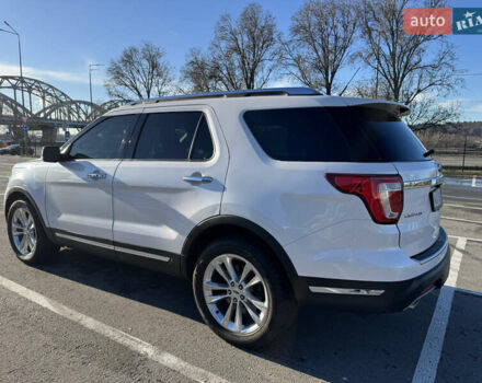 Белый Форд Эксплорер, объемом двигателя 3.5 л и пробегом 143 тыс. км за 26500 $, фото 3 на Automoto.ua