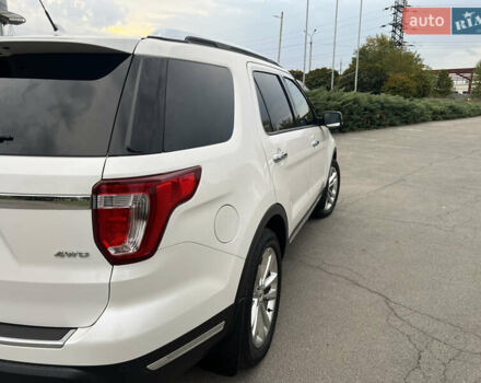 Белый Форд Эксплорер, объемом двигателя 3.5 л и пробегом 148 тыс. км за 23000 $, фото 3 на Automoto.ua