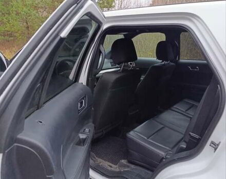 Білий Форд Експлорер, об'ємом двигуна 3.72 л та пробігом 72 тис. км за 14700 $, фото 17 на Automoto.ua