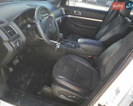 Белый Форд Эксплорер, объемом двигателя 3.5 л и пробегом 117 тыс. км за 3000 $, фото 6 на Automoto.ua
