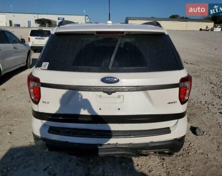 Белый Форд Эксплорер, объемом двигателя 3.5 л и пробегом 117 тыс. км за 3000 $, фото 5 на Automoto.ua