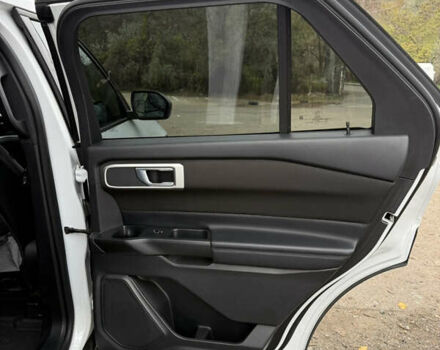 Белый Форд Эксплорер, объемом двигателя 2.26 л и пробегом 105 тыс. км за 27000 $, фото 10 на Automoto.ua