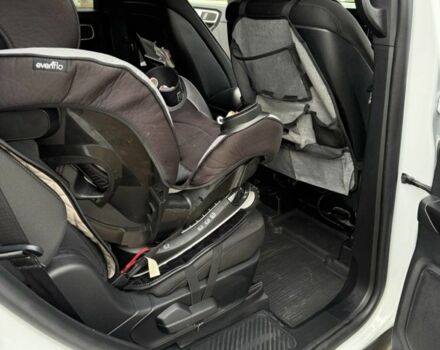 Белый Форд Эксплорер, объемом двигателя 2.3 л и пробегом 106 тыс. км за 27000 $, фото 7 на Automoto.ua