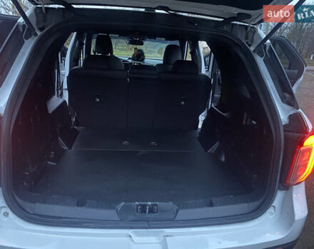 Белый Форд Эксплорер, объемом двигателя 3 л и пробегом 90 тыс. км за 22100 $, фото 3 на Automoto.ua