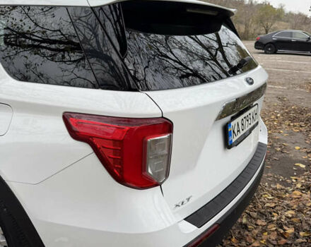 Белый Форд Эксплорер, объемом двигателя 2.26 л и пробегом 105 тыс. км за 27000 $, фото 4 на Automoto.ua