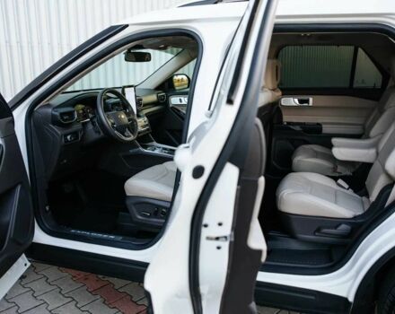 Белый Форд Эксплорер, объемом двигателя 2.3 л и пробегом 80 тыс. км за 16850 $, фото 10 на Automoto.ua