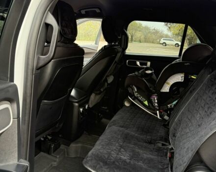 Белый Форд Эксплорер, объемом двигателя 2.3 л и пробегом 106 тыс. км за 27000 $, фото 5 на Automoto.ua