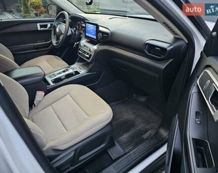 Білий Форд Експлорер, об'ємом двигуна 2.26 л та пробігом 40 тис. км за 27500 $, фото 13 на Automoto.ua