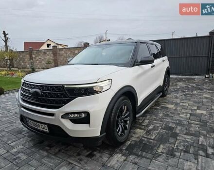 Білий Форд Експлорер, об'ємом двигуна 2.26 л та пробігом 40 тис. км за 27500 $, фото 3 на Automoto.ua