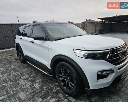 Білий Форд Експлорер, об'ємом двигуна 2.26 л та пробігом 40 тис. км за 27500 $, фото 2 на Automoto.ua