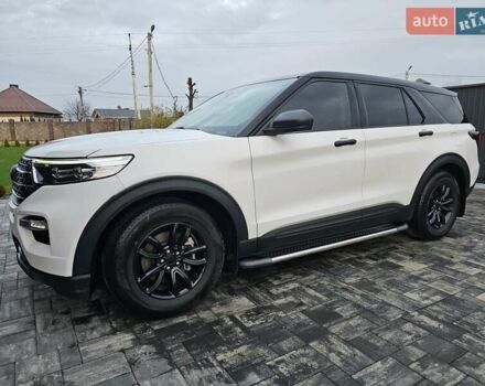 Білий Форд Експлорер, об'ємом двигуна 2.26 л та пробігом 40 тис. км за 27500 $, фото 4 на Automoto.ua