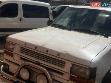 Білий Форд Експлорер, об'ємом двигуна 3.96 л та пробігом 299 тис. км за 3999 $, фото 1 на Automoto.ua