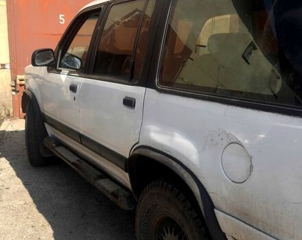 Белый Форд Эксплорер, объемом двигателя 4 л и пробегом 299 тыс. км за 3999 $, фото 1 на Automoto.ua