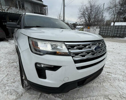 Белый Форд Эксплорер, объемом двигателя 3.73 л и пробегом 240 тыс. км за 16000 $, фото 1 на Automoto.ua