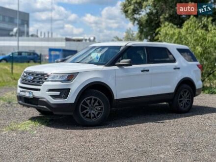 Форд Експлорер 2017 у Києві на Automoto.ua Білий Форд Експлорер, об'ємом двигуна 3.7 л та пробігом 280 тис. км за 16700 $, фото 1 на Automoto.ua