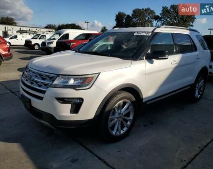 Белый Форд Эксплорер, объемом двигателя 0 л и пробегом 111 тыс. км за 5000 $, фото 1 на Automoto.ua
