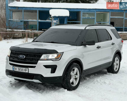 Белый Форд Эксплорер, объемом двигателя 3.5 л и пробегом 499 тыс. км за 14990 $, фото 1 на Automoto.ua