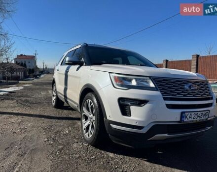 Белый Форд Эксплорер, объемом двигателя 3.5 л и пробегом 135 тыс. км за 28000 $, фото 1 на Automoto.ua
