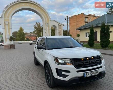 Белый Форд Эксплорер, объемом двигателя 3.72 л и пробегом 126 тыс. км за 17800 $, фото 1 на Automoto.ua