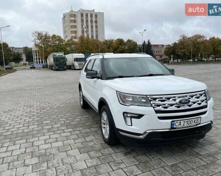 Форд Эксплорер 2019 в Черкассах на Automoto.ua Белый Форд Эксплорер, объемом двигателя 3.5 л и пробегом 169 тыс. км за 18900 $, фото 1 на Automoto.ua