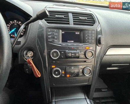 Бежевый Форд Эксплорер, объемом двигателя 3.7 л и пробегом 219 тыс. км за 22000 $, фото 13 на Automoto.ua