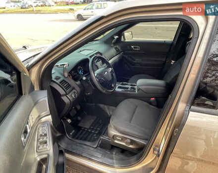 Бежевый Форд Эксплорер, объемом двигателя 3.7 л и пробегом 219 тыс. км за 22000 $, фото 10 на Automoto.ua