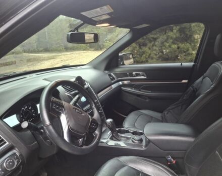 Черный Форд Эксплорер, объемом двигателя 3.5 л и пробегом 72 тыс. км за 23500 $, фото 6 на Automoto.ua