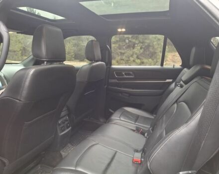 Черный Форд Эксплорер, объемом двигателя 3.5 л и пробегом 72 тыс. км за 23500 $, фото 9 на Automoto.ua