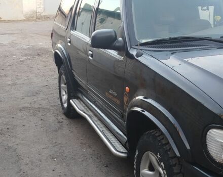 Черный Форд Эксплорер, объемом двигателя 4 л и пробегом 328 тыс. км за 1700 $, фото 2 на Automoto.ua