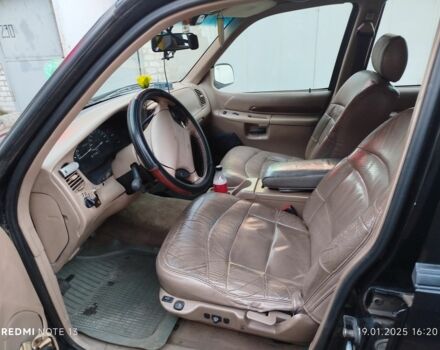 Черный Форд Эксплорер, объемом двигателя 4 л и пробегом 328 тыс. км за 1700 $, фото 3 на Automoto.ua