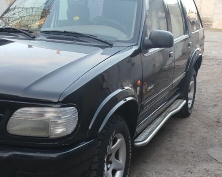 Черный Форд Эксплорер, объемом двигателя 4 л и пробегом 328 тыс. км за 1700 $, фото 1 на Automoto.ua