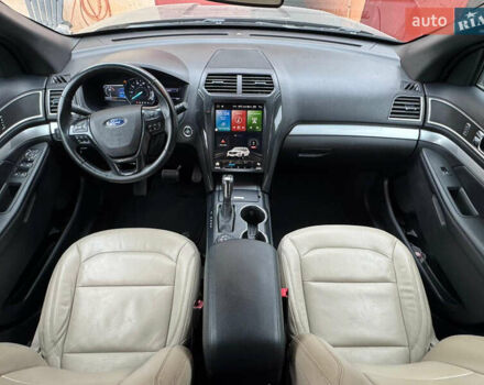 Чорний Форд Експлорер, об'ємом двигуна 3.5 л та пробігом 90 тис. км за 17500 $, фото 7 на Automoto.ua